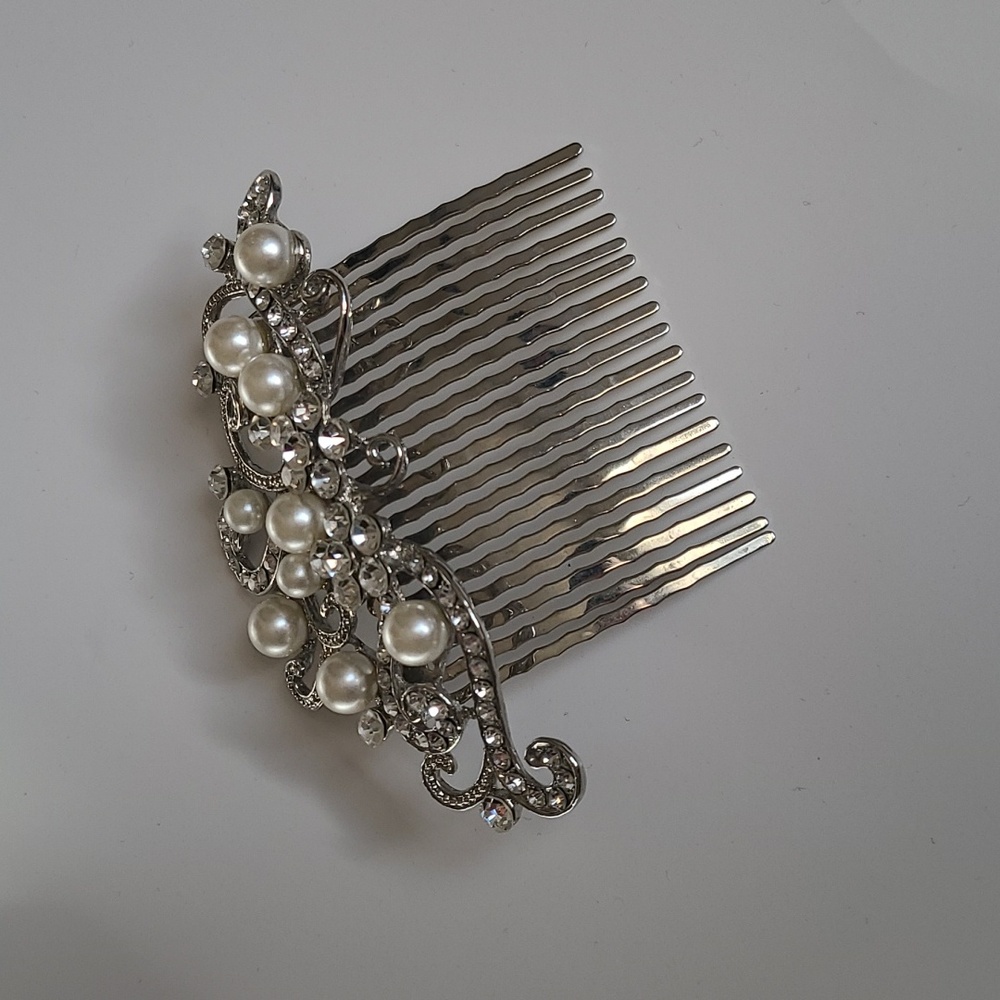 Silver Pearl and Crystal Hair Comb - Picture 2 of 3